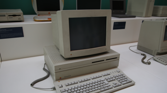 Apple Macintosh II FX образца 1991 года